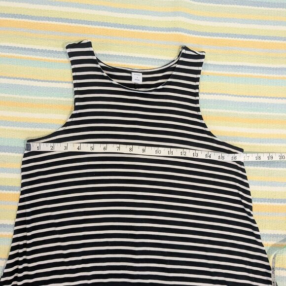 ⭐ Old Navy Black & White Striped Swing Tank Dress Size Small - Picture 9 of 13